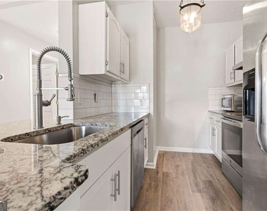 2700 Pine Tree Road Ne - Photo Thumbnail 6