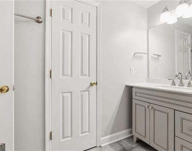 2700 Pine Tree Road Ne - Photo Thumbnail 15