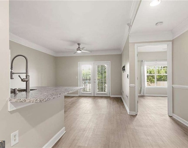 2700 Pine Tree Road Ne - Photo Thumbnail 5