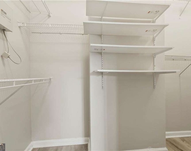 2700 Pine Tree Road Ne - Photo Thumbnail 11
