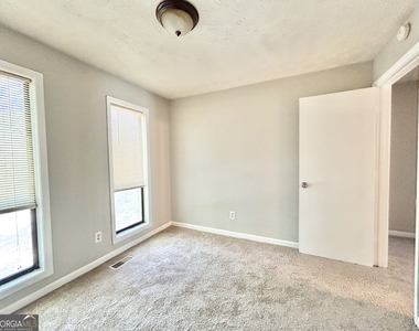 5955 Sutton Place - Photo Thumbnail 12