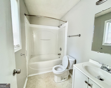 5955 Sutton Place - Photo Thumbnail 8