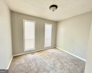 5955 Sutton Place - Photo Thumbnail 10