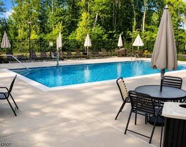 1409 Brook Hollow Dr - Photo Thumbnail 12
