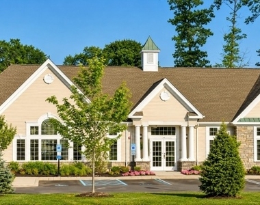 1409 Brook Hollow Dr - Photo Thumbnail 11