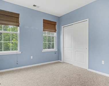 1409 Brook Hollow Dr - Photo Thumbnail 20