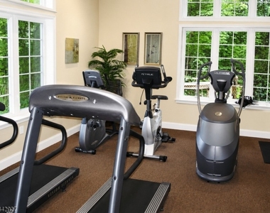 1409 Brook Hollow Dr - Photo Thumbnail 14