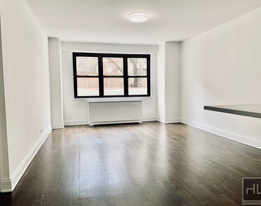 E 16 St - Photo Thumbnail 1