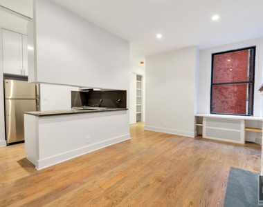 Madison Avenue - Photo Thumbnail 1