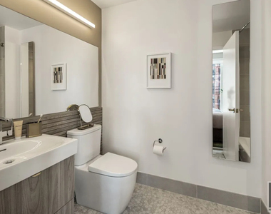 10th Avenue - Photo Thumbnail 2