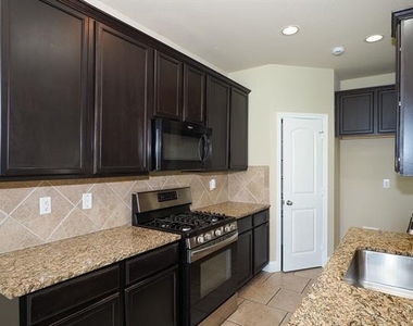 3009 Whitetail Circle - Photo Thumbnail 5