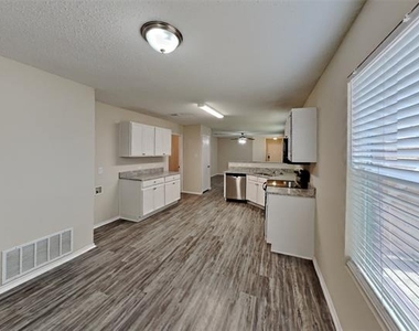 4884 Waterford Drive - Photo Thumbnail 4