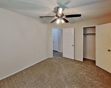 4884 Waterford Drive - Photo Thumbnail 14