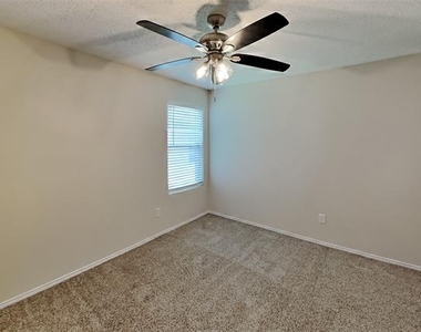 4884 Waterford Drive - Photo Thumbnail 13