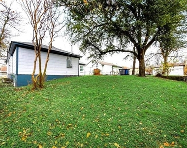 1411 Arborvitae Avenue - Photo Thumbnail 8