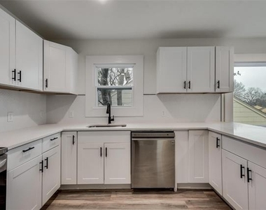 1411 Arborvitae Avenue - Photo Thumbnail 4