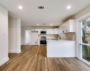 1411 Arborvitae Avenue - Photo Thumbnail 3
