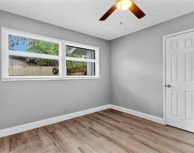 3230 High Vista Drive - Photo Thumbnail 9
