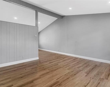 3230 High Vista Drive - Photo Thumbnail 8