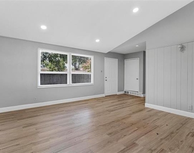 3230 High Vista Drive - Photo Thumbnail 6