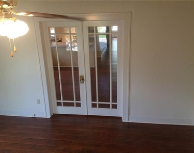 3951 Lafayette Avenue - Photo Thumbnail 7