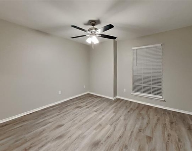 534 Hickory Lane - Photo Thumbnail 13