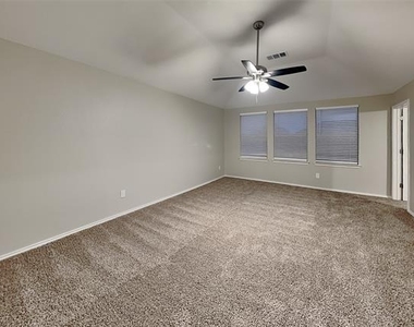 534 Hickory Lane - Photo Thumbnail 14