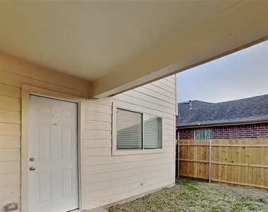 534 Hickory Lane - Photo Thumbnail 15