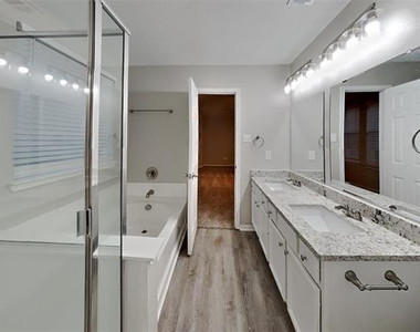 534 Hickory Lane - Photo Thumbnail 7