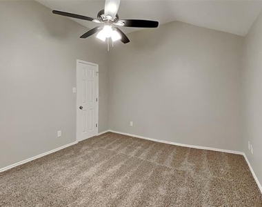 534 Hickory Lane - Photo Thumbnail 10