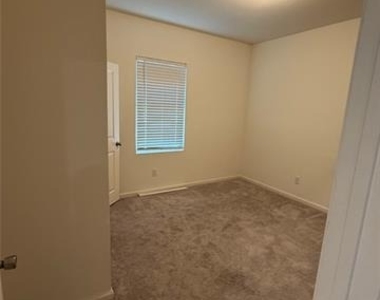 776 Devonshire Drive - Photo Thumbnail 4