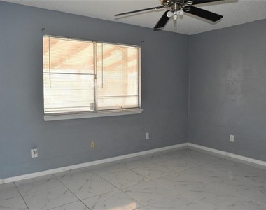 2014 High Bluff Drive - Photo Thumbnail 9