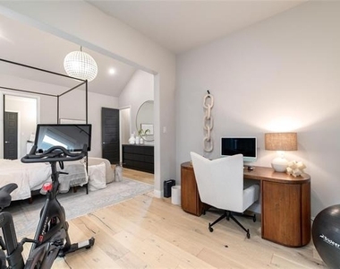2262 Poppyvine Road - Photo Thumbnail 18