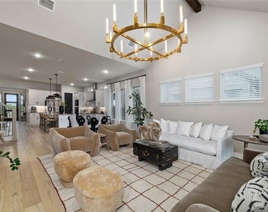 2262 Poppyvine Road - Photo Thumbnail 8