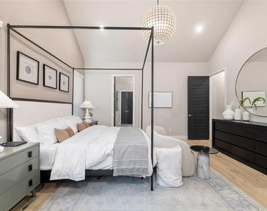 2262 Poppyvine Road - Photo Thumbnail 16