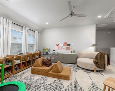 2262 Poppyvine Road - Photo Thumbnail 32
