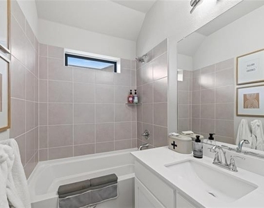 2262 Poppyvine Road - Photo Thumbnail 31