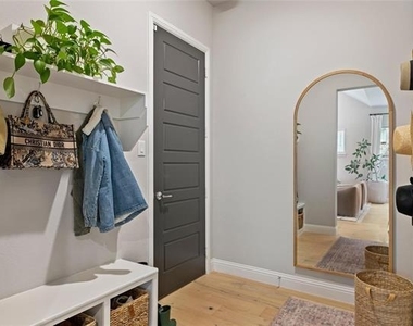 2262 Poppyvine Road - Photo Thumbnail 21
