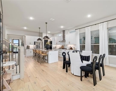 2262 Poppyvine Road - Photo Thumbnail 9
