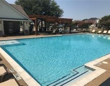 307 Waterford Drive - Photo Thumbnail 10