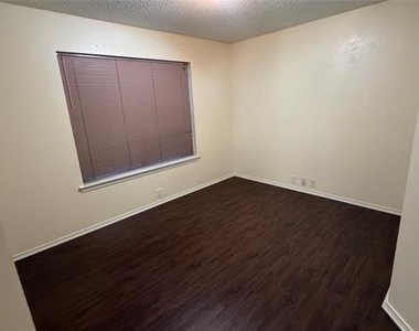 307 Waterford Drive - Photo Thumbnail 19