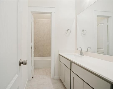 2506 Sun Grove Road - Photo Thumbnail 17