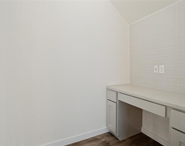 2506 Sun Grove Road - Photo Thumbnail 12