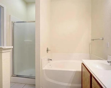 3621 Desert Mesa Road - Photo Thumbnail 8