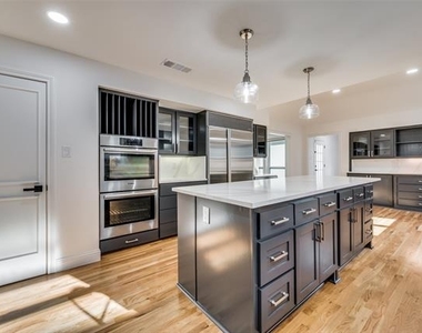 7018 Deloache - Photo Thumbnail 14