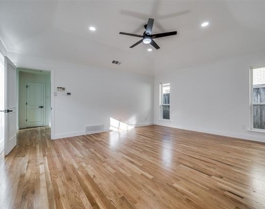 7018 Deloache - Photo Thumbnail 21