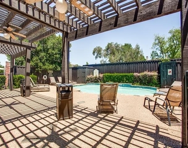 4734a Bradford Drive - Photo Thumbnail 2