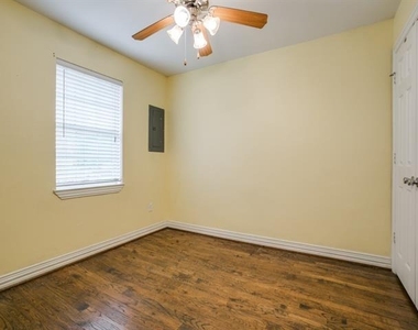 4734a Bradford Drive - Photo Thumbnail 13