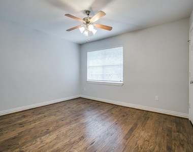 4734a Bradford Drive - Photo Thumbnail 11