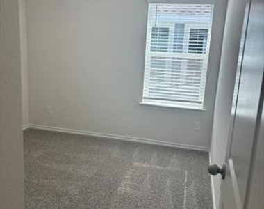 219 Tall Cedar Way - Photo Thumbnail 16